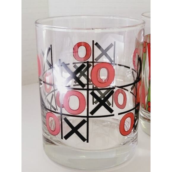 Vintage Retro Board Game Themed Beverage Glasses Set of 4 Barware Dice Dominos - Picture 5 of 14